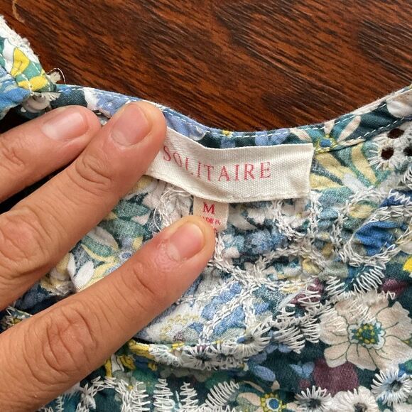 Solitaire Embroidered Floral Colorful Women’s Top Size M - Picture 3 of 5